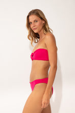 Charger l'image dans la galerie, Image 04: Wednesday In Hawaii By Rio De Sol Bas Bottom Guava Waikiki