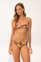 Charger l'image dans la galerie, Model Front: Wednesday In Hawaii By Rio De Sol Haut Top Pua-Coco-Lilikoi Lani