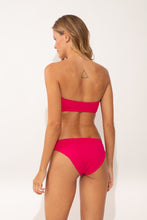 Charger l'image dans la galerie, Model Back: Wednesday In Hawaii By Rio De Sol Haut Top Guava Lani