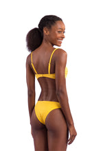 Charger l'image dans la galerie, Model Back: Rio De Sol Haut Top Malibu-Yellow Bandeau-Duo
