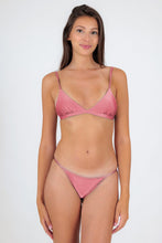 Charger l'image dans la galerie, Model Front: Rio De Sol Ensemble Set Shimmer-Confetti Tri-Fixo California