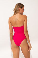 Charger l'image dans la galerie, Model Back: Wednesday In Hawaii By Rio De Sol Une Pièce Guava Aloha