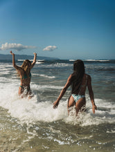 Charger l'image dans la galerie, Image 07: Wednesday In Hawaii By Rio De Sol Haut Top Valley Kauai