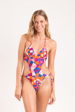 Charger l'image dans la galerie, Model Front: Rio De Sol Une Pièce Funny Trikini