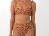 Charger et lire la vidéo dans la visionneuse de la Galerie, Video: Rio De Sol Ensemble Set Bouquet Bliss Hotpants