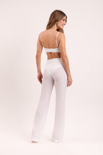 Charger l'image dans la galerie, Model Back: Rio De Sol Pantalon De Plage Memphis-White Pants Lana