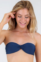 Charger l'image dans la galerie, Gallery: Rio De Sol Haut Top Navy Twist
