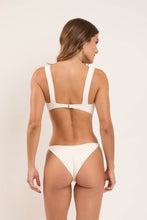 Charger l'image dans la galerie, Model Back: Rio De Sol Haut Top Sand-Chantilly Mary