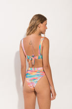 Charger l'image dans la galerie, Model Back: Rio De Sol Haut Top River Halter-Cos
