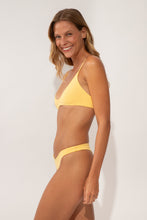 Charger l'image dans la galerie, Image 04: Wednesday In Hawaii By Rio De Sol Bas Bottom Lilikoi Sunset
