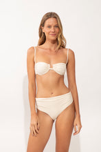 Charger l'image dans la galerie, Model Front: Rio De Sol Haut Top Malibu-Natural Zaya
