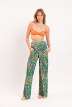 Charger l'image dans la galerie, Model Front: Rio De Sol Pantalon De Plage Wilds Wide Pants
