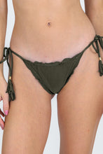 Charger l'image dans la galerie, Gallery: Rio De Sol Bas Bottom Croco Frufru-Comfy
