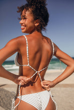 Charger l'image dans la galerie, Image 11: Rio De Sol Ensemble Set Linea-White Lia Cheeky-Tie
