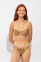 Charger l'image dans la galerie, Model Front: Rio De Sol Bas Bottom Yellow-Feline Essential-Comfy
