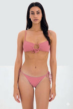 Charger l'image dans la galerie, Model Front: Rio De Sol Haut Top Confetti Mila
