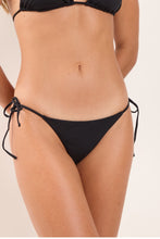Charger l'image dans la galerie, Gallery: Wednesday In Hawaii By Rio De Sol Bas Bottom Lava Kaleia-Comfy
