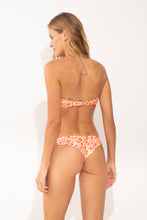 Charger l'image dans la galerie, Model Back: Rio De Sol Haut Top Ditsy-Butter Sara
