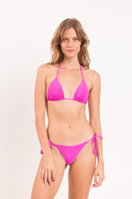 Charger l'image dans la galerie, Model Front: Rio De Sol Haut Top Malibu-Rosa Tri-Inv

