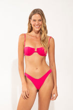 Charger l'image dans la galerie, Model Front: Wednesday In Hawaii By Rio De Sol Bas Bottom Guava Kai
