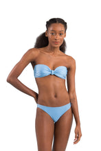 Charger l'image dans la galerie, Model Front: Rio De Sol Ensemble Set Shimmer-Baltic-Sea Bandeau-Joy Essential
