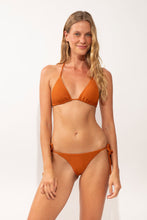 Charger l'image dans la galerie, Model Front: Rio De Sol Bas Bottom Ferrugo Cheeky-Tie
