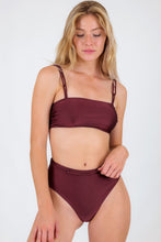 Charger l'image dans la galerie, Gallery: Rio De Sol Ensemble Set Barolo Bandeau-Reto Hotpants
