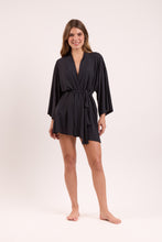 Charger l&#39;image dans la galerie, Model Front: Rio De Sol Vêtement De Plage Black Kimono
