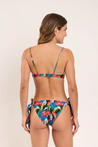 Model Back: Rio De Sol Bas Bottom Flair Gisele