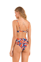 Charger l&#39;image dans la galerie, Model Back: Rio De Sol Bas Bottom Leaves Hotpants
