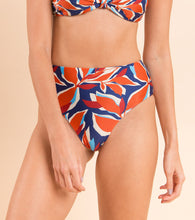 Charger l&#39;image dans la galerie, Image 10: Rio De Sol Bas Bottom Leaves Hotpants
