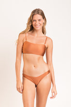Charger l&#39;image dans la galerie, Model Front: Rio De Sol Bas Bottom Nocciola High-Leg
