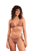Charger l&#39;image dans la galerie, Model Front: Rio De Sol Bas Bottom Shimmer-Copper Frufru-Fio
