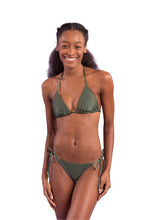 Charger l&#39;image dans la galerie, Model Front: Rio De Sol Bas Bottom Shimmer-Croco Cheeky-Tie
