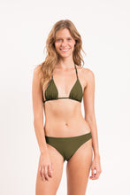 Charger l&#39;image dans la galerie, Model Front: Rio De Sol Bas Bottom Shimmer-Croco Essential-Comfy

