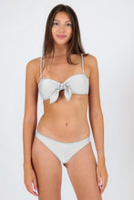 Charger l&#39;image dans la galerie, Model Front: Rio De Sol Bas Bottom Shimmer-White Essential
