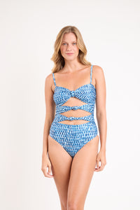Model Front: Rio De Sol Une Pièce Chuva Stella