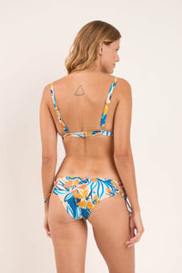 Model Back: Rio De Sol Ensemble Set Azure Alba Madrid