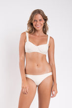 Charger l&#39;image dans la galerie, Model Front: Rio De Sol Ensemble Set Malibu-Natural Amelia Essential
