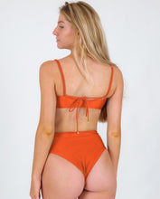 Charger l&#39;image dans la galerie, Image 06: Rio De Sol Ensemble Set Paprica Bandeau-Reto Hotpants
