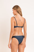 Charger l&#39;image dans la galerie, Model Back: Rio De Sol Ensemble Set Shark Bandeau-Joy Essential
