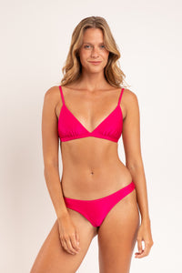 Model Front: Rio De Sol Ensemble Set Shimmer-Olinda Tri-Fixo Essential