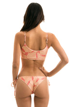 Charger l&#39;image dans la galerie, Model Back: Rio De Sol Haut Top Banana Rose Bra
