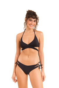 Model Front: Rio De Sol Haut Top Dots-Black Kate