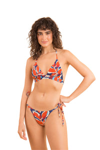 Model Front: Rio De Sol Haut Top Leaves Tri-Cos