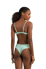 Charger l&#39;image dans la galerie, Model Back: Rio De Sol Haut Top Malibu-Menta Balconet
