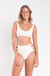 Model Front: Rio De Sol Haut Top Malibu-Natural Bliss