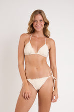 Charger l&#39;image dans la galerie, Model Front: Rio De Sol Haut Top Malibu-Natural Frufru

