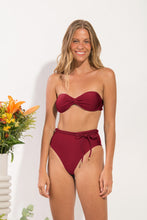 Charger l&#39;image dans la galerie, Model Front: Rio De Sol Haut Top Shimmer-Divino Twist
