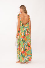 Charger l&#39;image dans la galerie, Model Back: Rio De Sol Vêtement De Plage Tropical Long Dress Chiara
